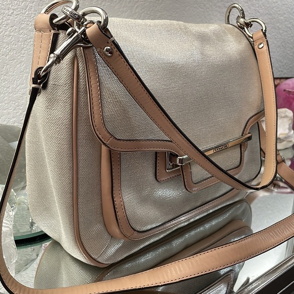 EUC AUTH COACH TAYLOR FOIL BEIGE CREAM FLAP SHOULDER BAG CROSSBODY HANDBAG - Picture 4 of 13